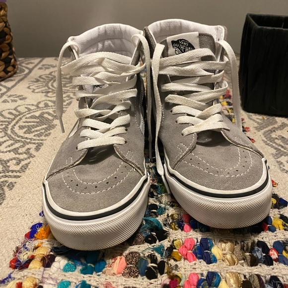Vans Sk8-Hi Light Gray Suede Shoes - Picture 3 of 4